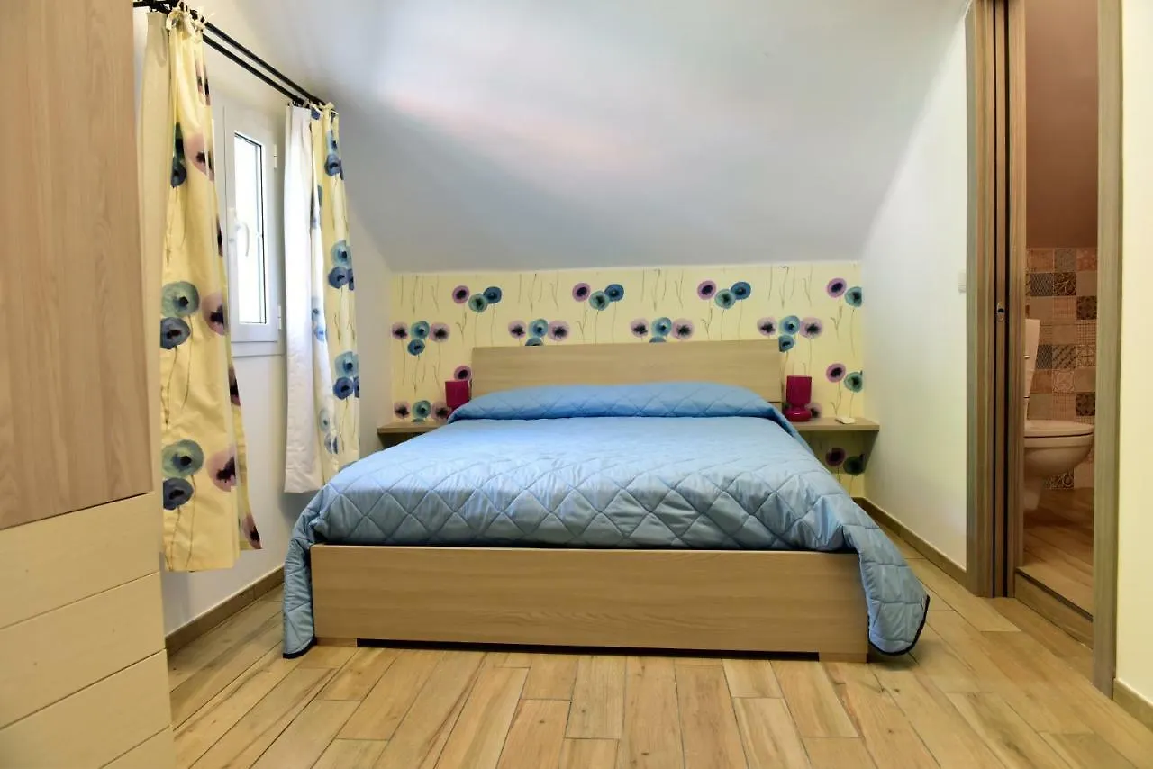 Agriturismo Un Mare Di Fiori Ventimiglia 0*,  Italien