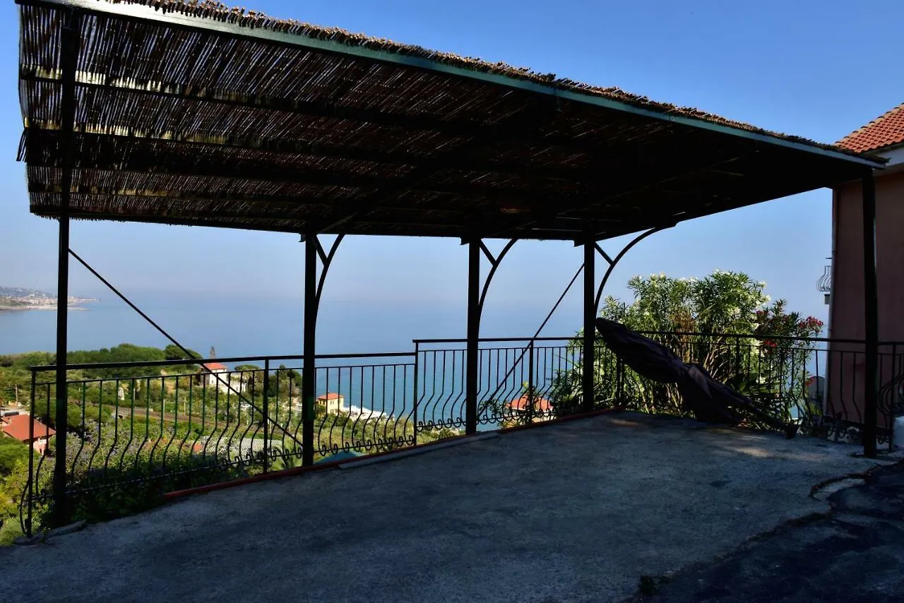 Agriturismo Un Mare Di Fiori 벤티밀리아 이탈리아
